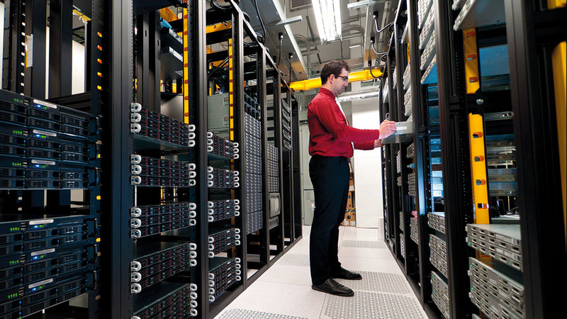 أمانك يبدأ من عندنا.. شبكات قوية وكاميرات مراقبة بجودة عالية